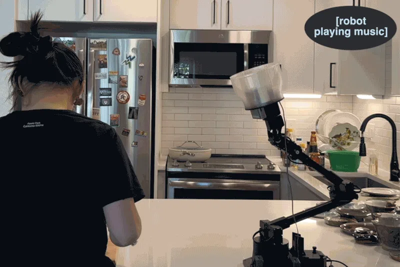 Tabletop smart robot on kitchen counter - A new video shows Apple is developing a tabletop robot that dances ...